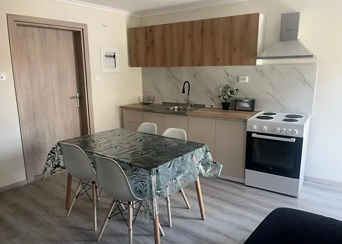 Britshouse * Naousa (Imathia)